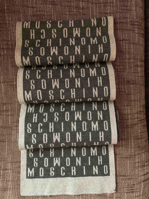 Шал на бранда  Moschino