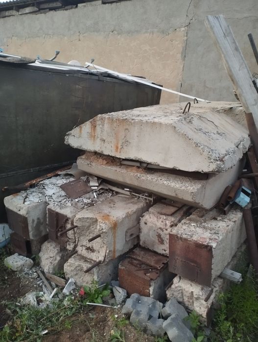 Колонны бетонные, фундаментные подушки