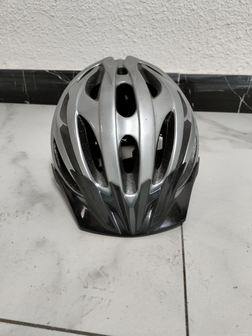 Продам велосипедный шлем.