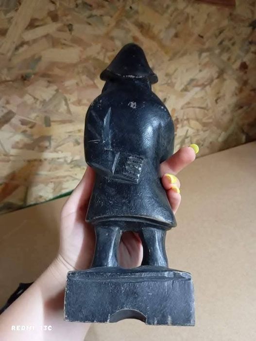 Статуетка дърворезба