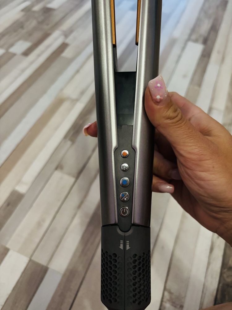 Dyson Airstrait - като нов