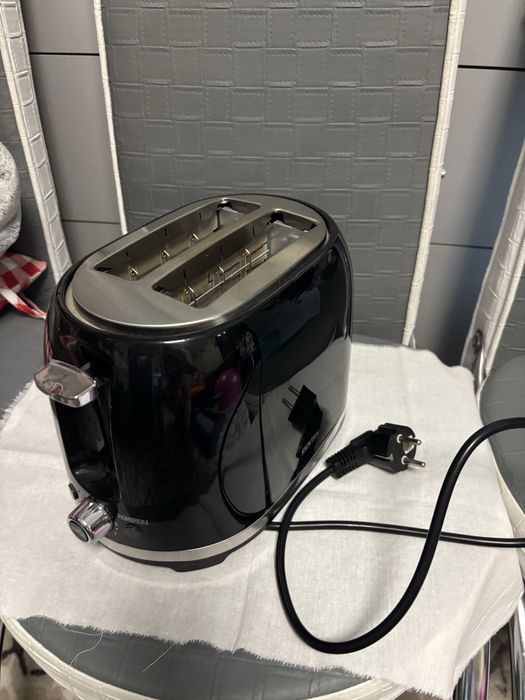 Тостер черный компактный