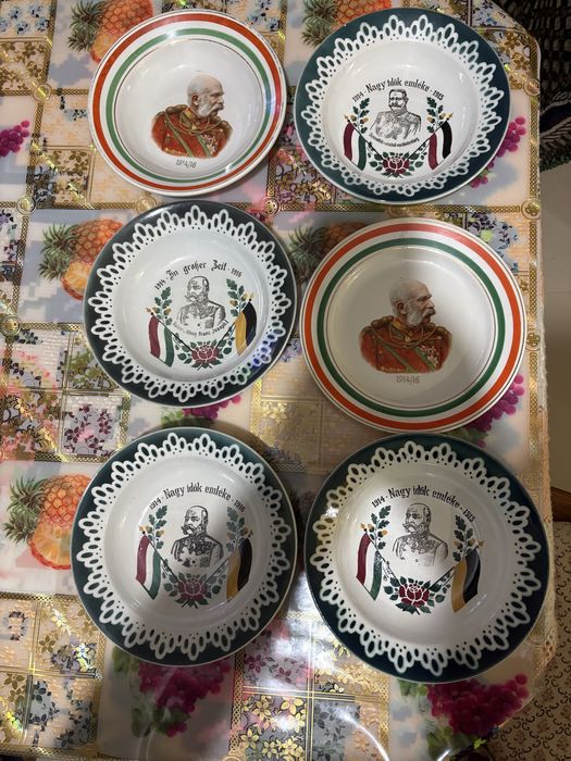 Farfurii vechi de vanzare