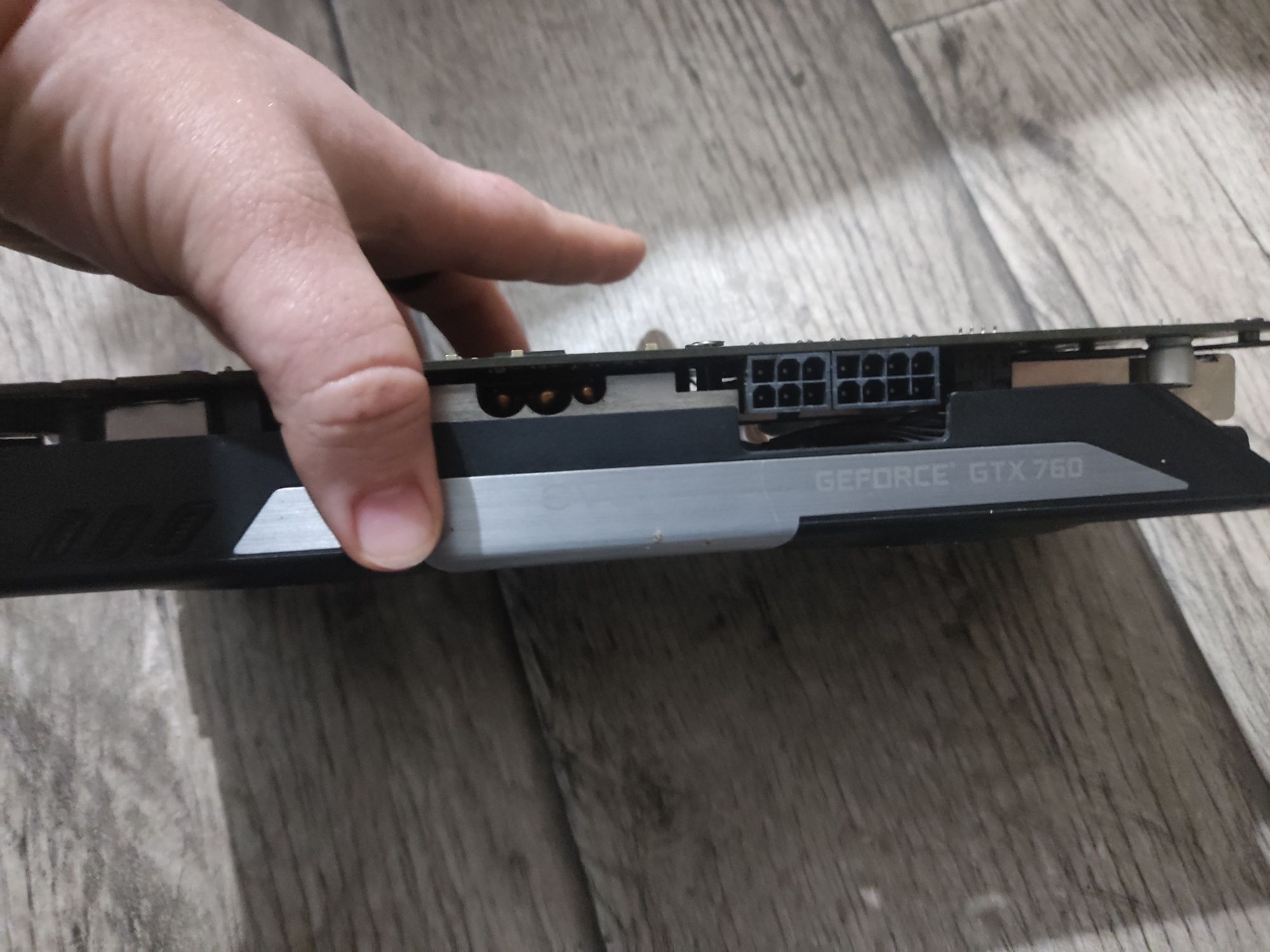 Продаю видеокарту Geforse GTX 760 2GB