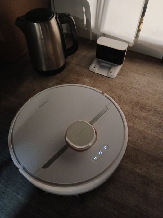 Робот пылесос  крутая
