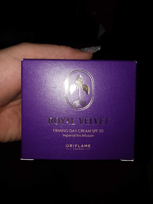 Royal Velvet, Oriflame, crema de zi SPF 20.