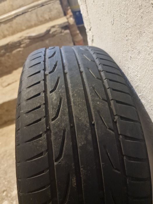 Vind 4 anvelope vara 215/55/17 Semperit