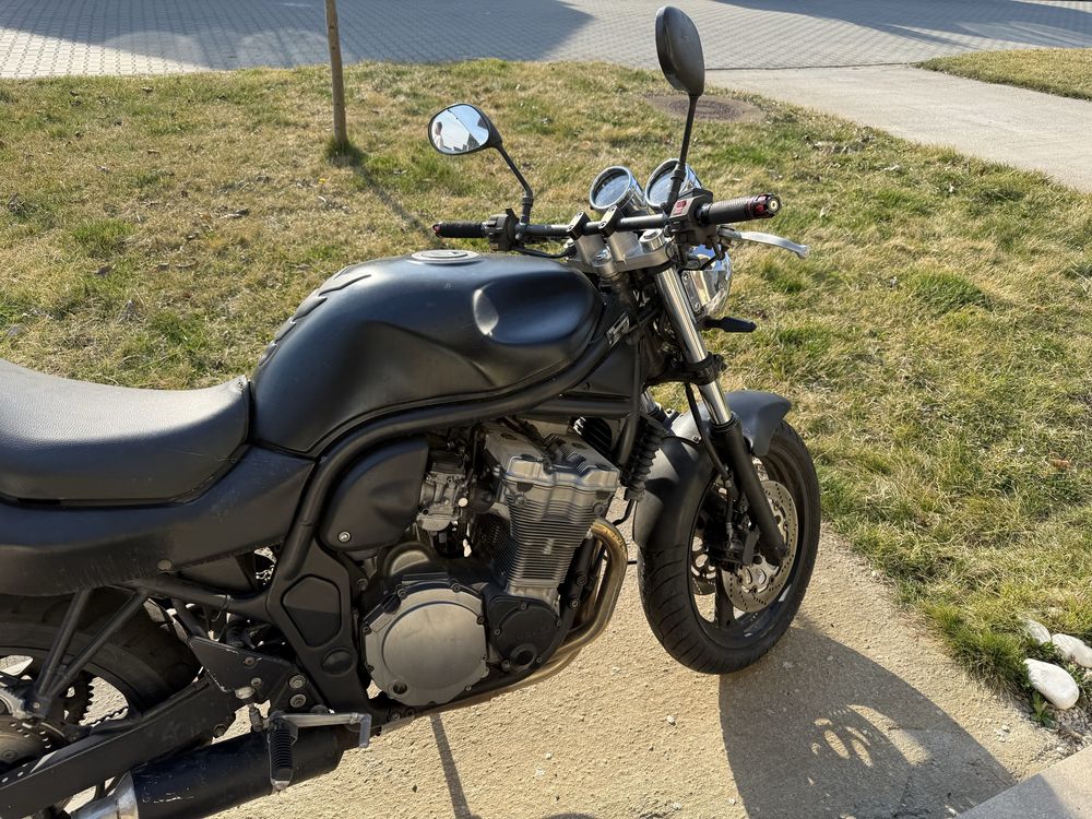 Motocicleta Suzuki Bandit 650