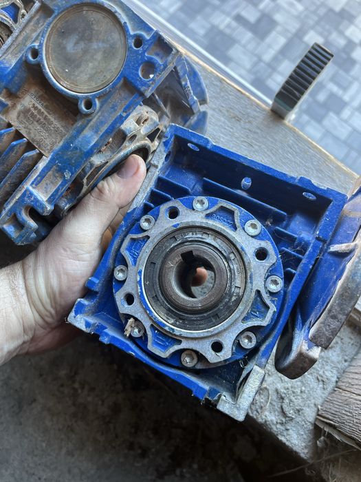 Reductor turatie , reductor