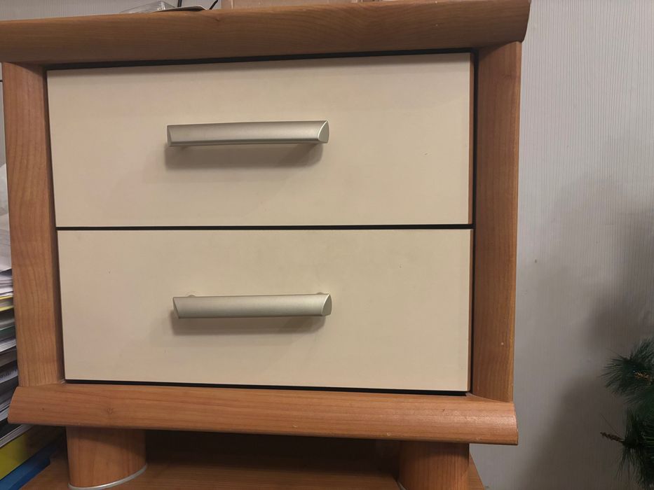 2 бр. нощни шкафчета