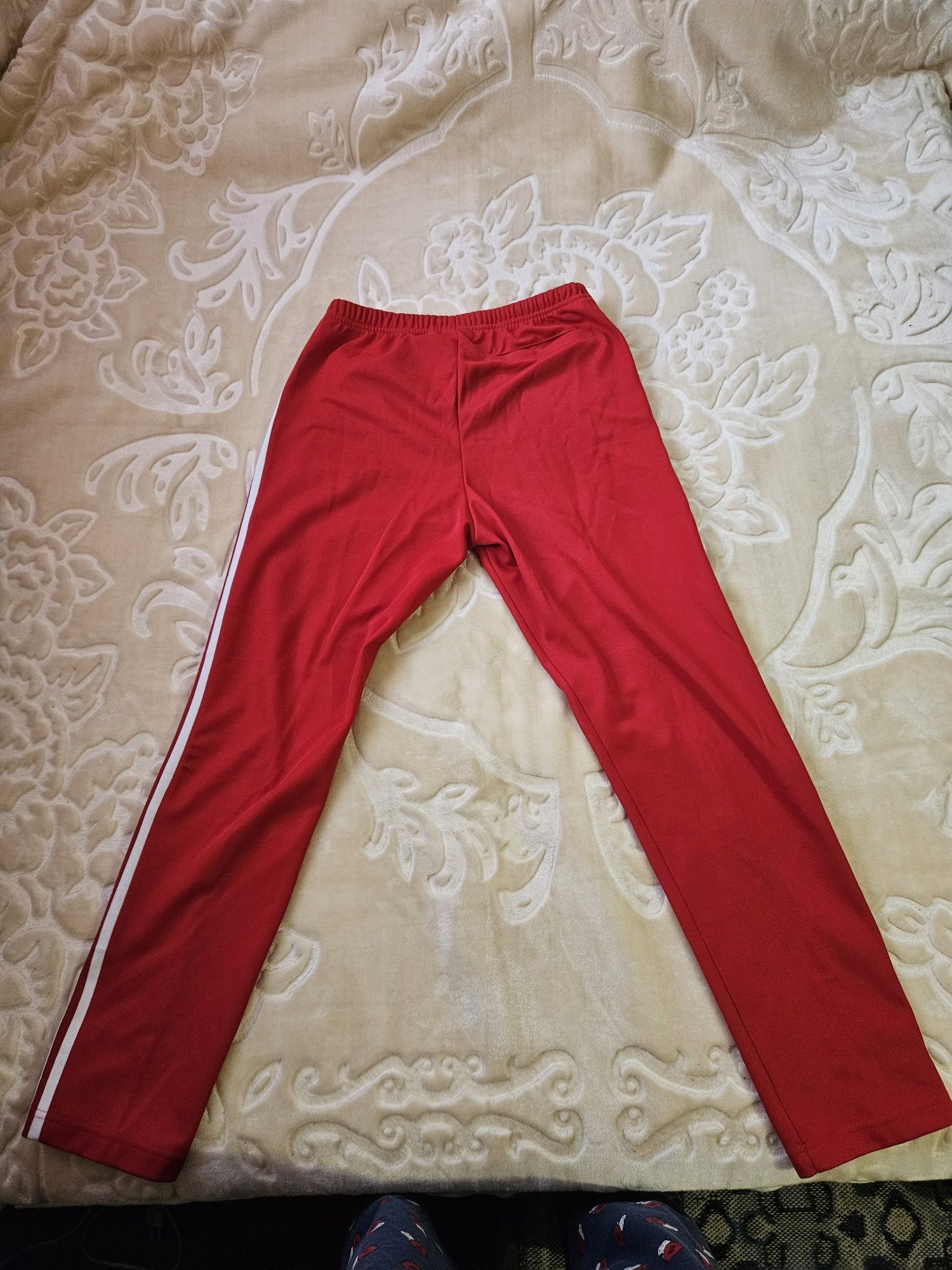 Pantaloni adidas noi nouti cu eticheta