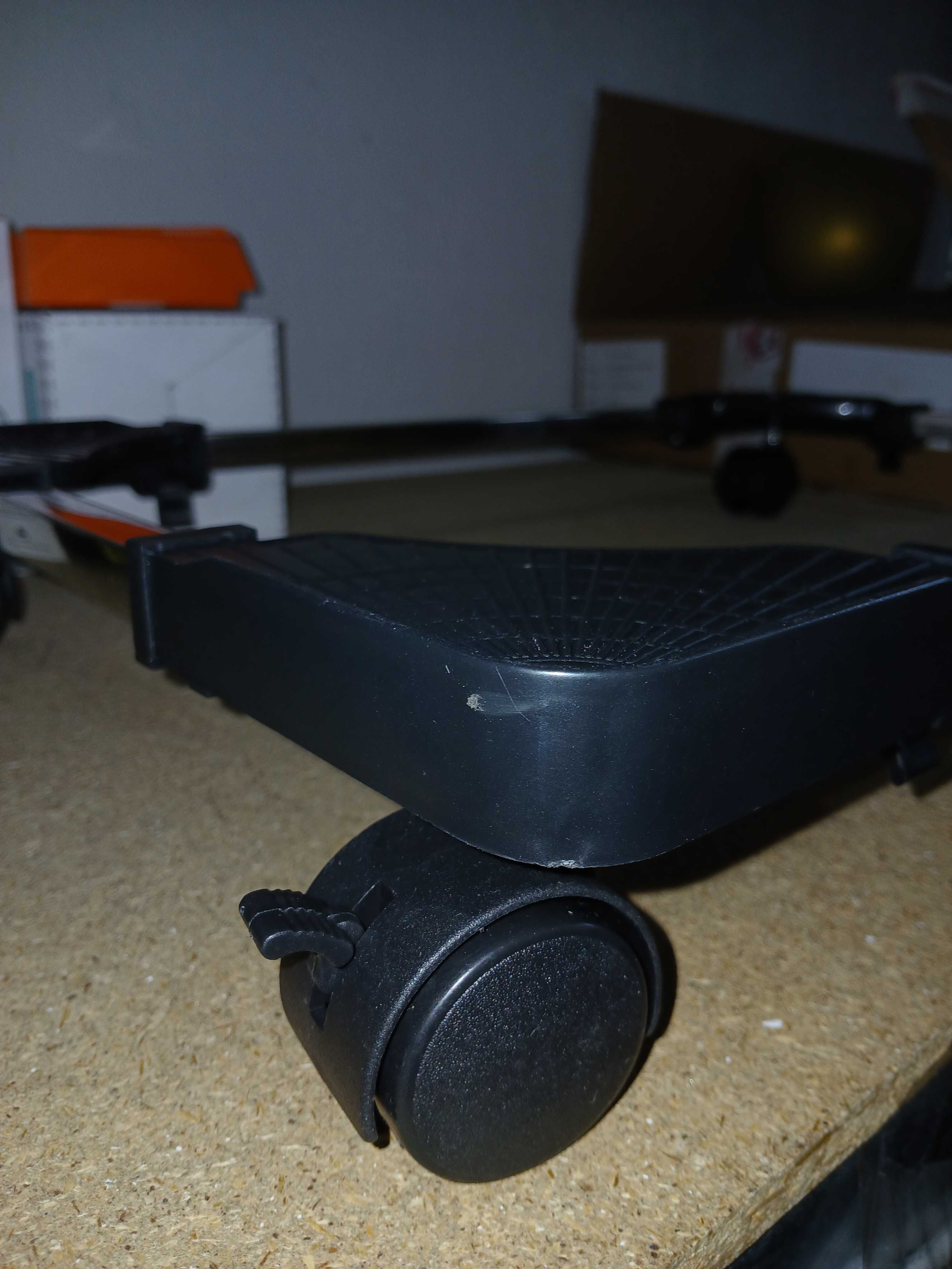 Stand ajustabil pe roti pentru unitate PC, 39-54 cm