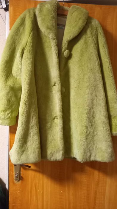 Palton Stefanel, verde deschis, marimea 42, purtat, stare foarte bună