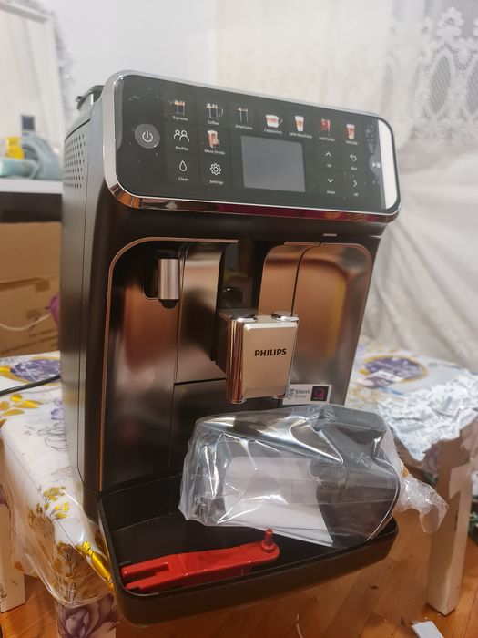 Philips Series 5500 EP5547 90