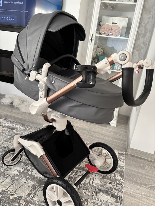 Carucior Hot Mom 3 in 1 ca NOU