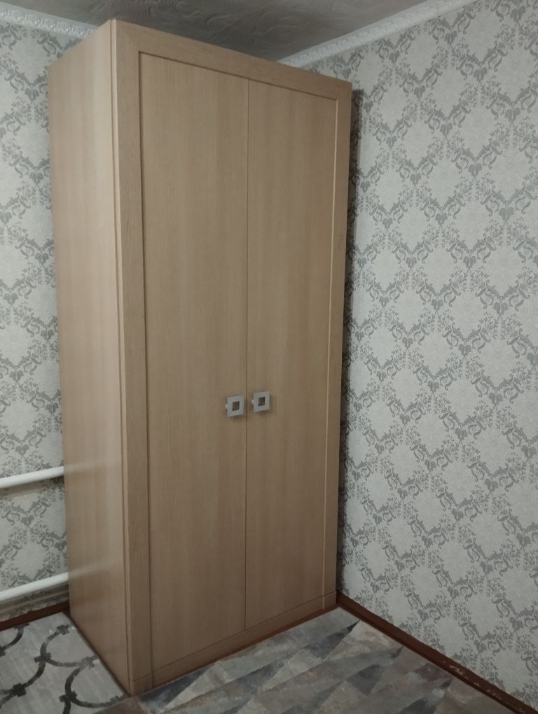 Шкаф  для одежды .