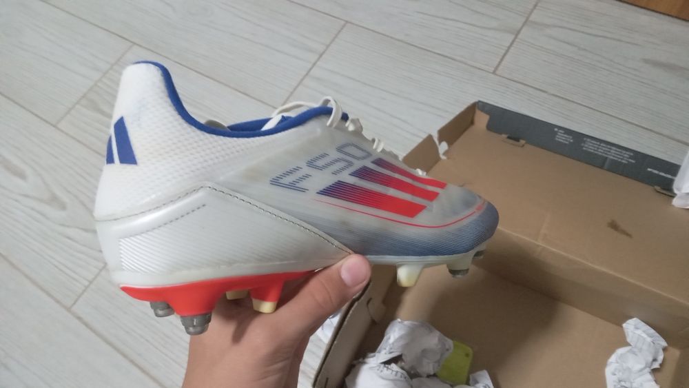 Ghete fotbal f50 marimea 44,5  (negociabil)