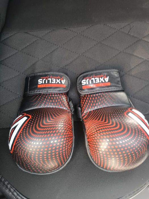 Спортивный перчатка