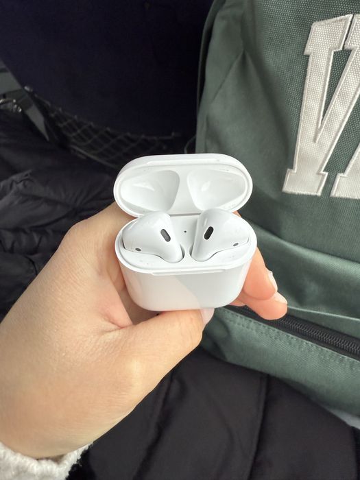 Airpods seria 2 folosite