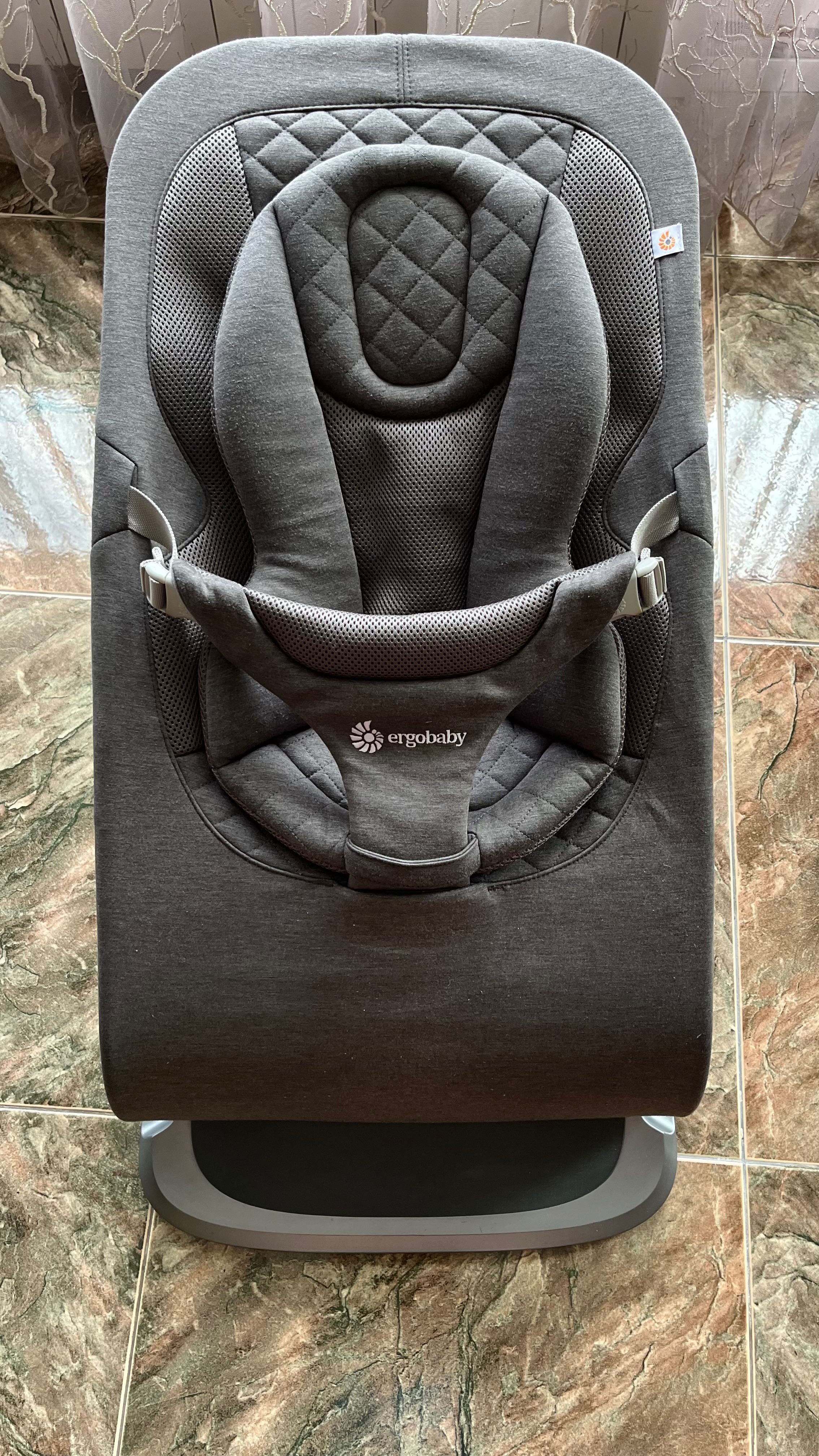 Шезлонг Ergobaby Evolve