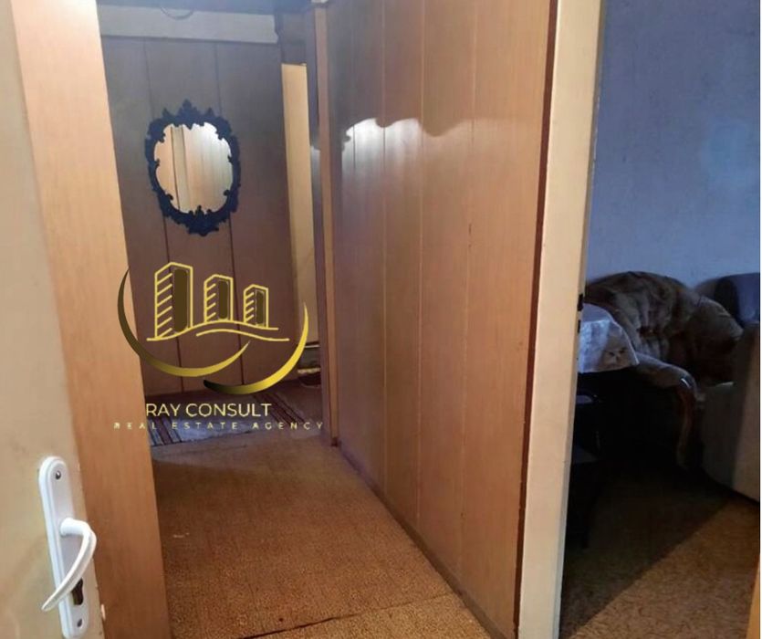 Рей Консулт продава апартамент в кв.Славянски