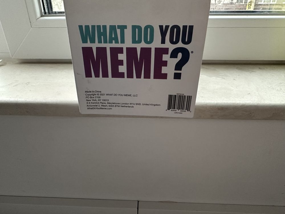 Игра с карти “What do you meme?”