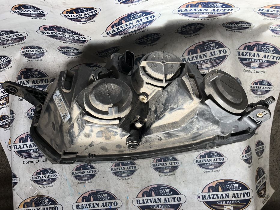 far stanga halogen cu defect  skoda rapid 2015