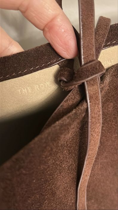 Сумка the row, ведро, замша, шоколад