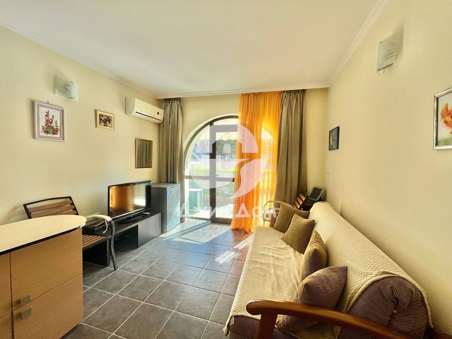 Просторен едностаен апартамент в к-с Свети Георги Палас, гр.Свети Влас