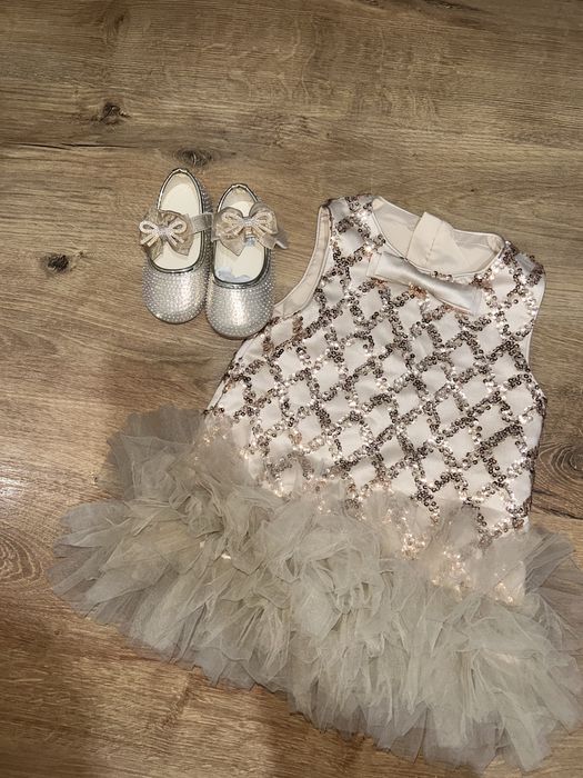 Рокля с обувчици нови