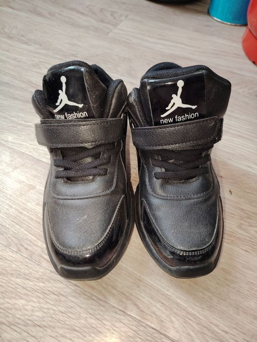 Кроссовки демисезонные32 размер