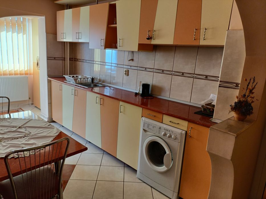 Vând apartament 2 camere decomandat, Republicii Mega Image, stradal.