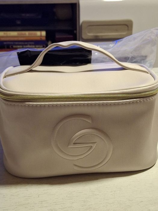 Vand borseta pentru cosmetice din piele ecologica de inalta calitate