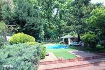 Exclusivitate / Iancu Nicolae-Pipera, vila cu piscina, langa padure