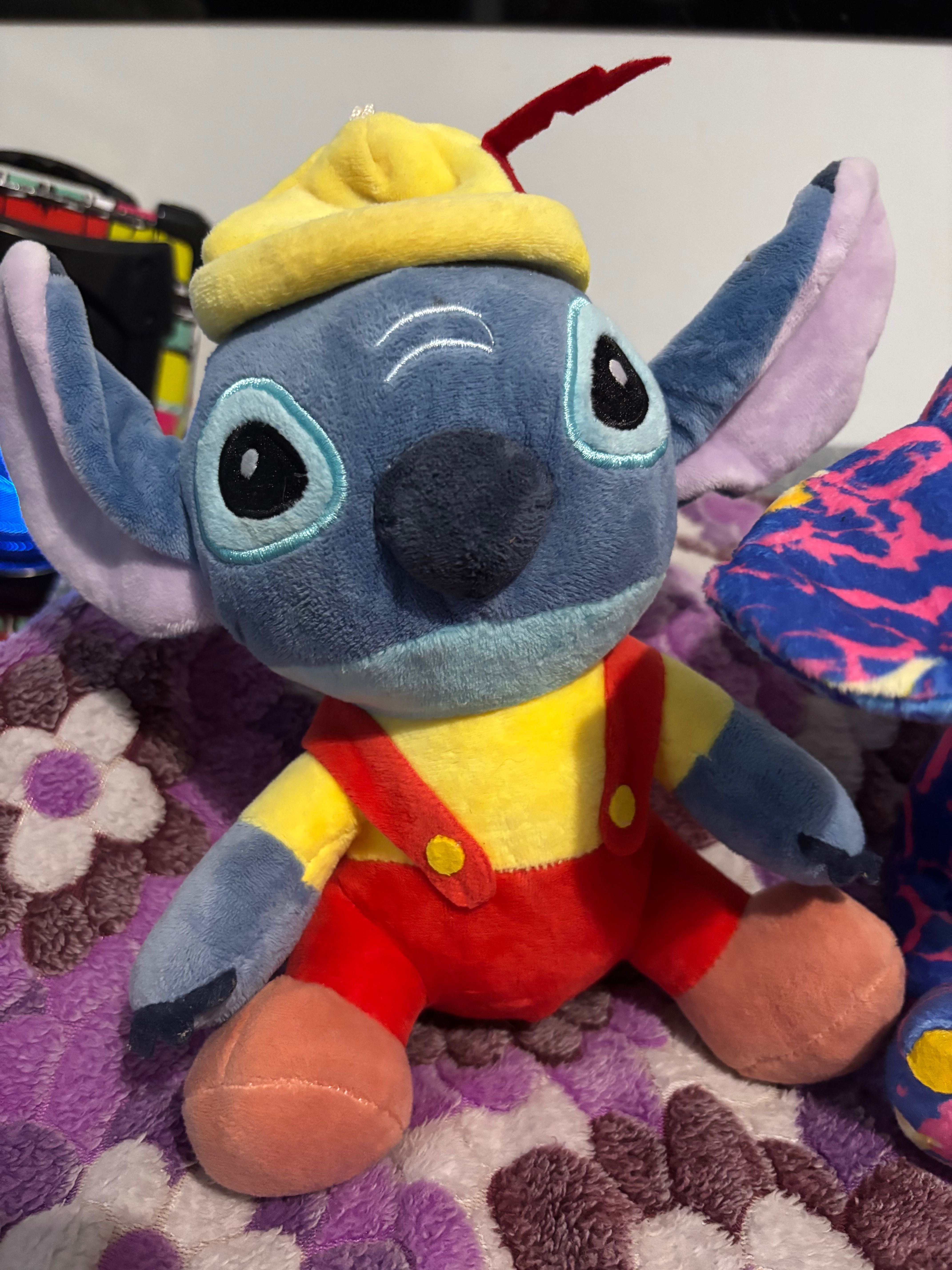 Продавам  плюшени играчки „Стич“