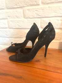 Официални черни велурени високи дамски обувки на ток