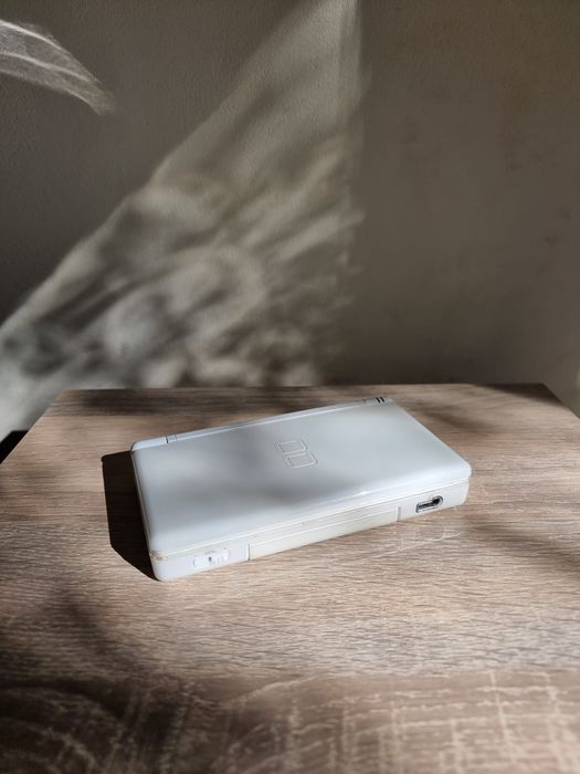 Nintendo DS Lite