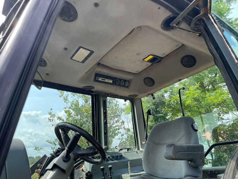 Tractor Valtra 6300 cu încărcător frontal Maileux