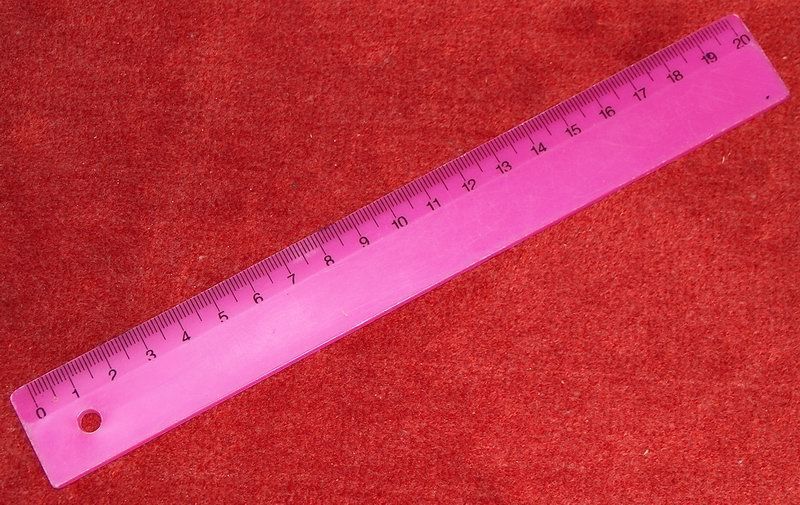 4 caiete matematică şi dictando A5 + 1 riglă, 1 echer, 1 florar
