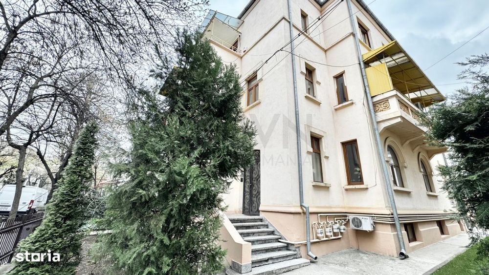 Capitale de vanzare 2 Apartamente plus Pod