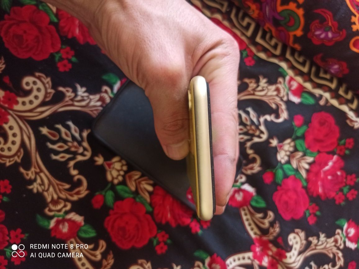 Iphon xr sotladi 64 GB yonks 100 kamerasda tuzatish kerak tel zor ishl