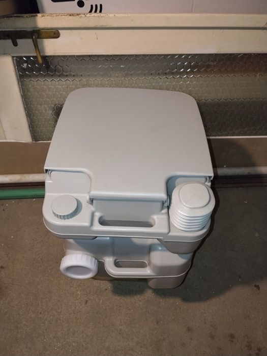 Toaleta ecologica portabila