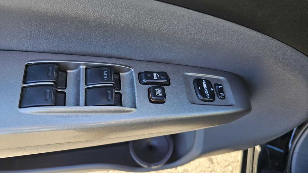 Toyota Prius II (Generația 2) - Hibrid + GPL Omologat RAR