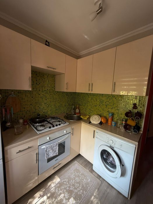 Продам кухню с мойкой и смесителем