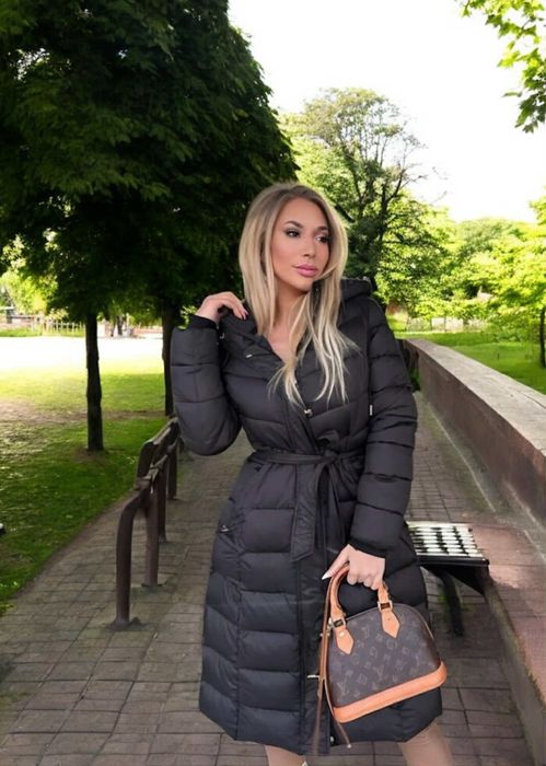 Geacă lunga, model actual de iarna