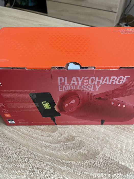 JBL Charge 6 чисто нов - неразопакован, червен