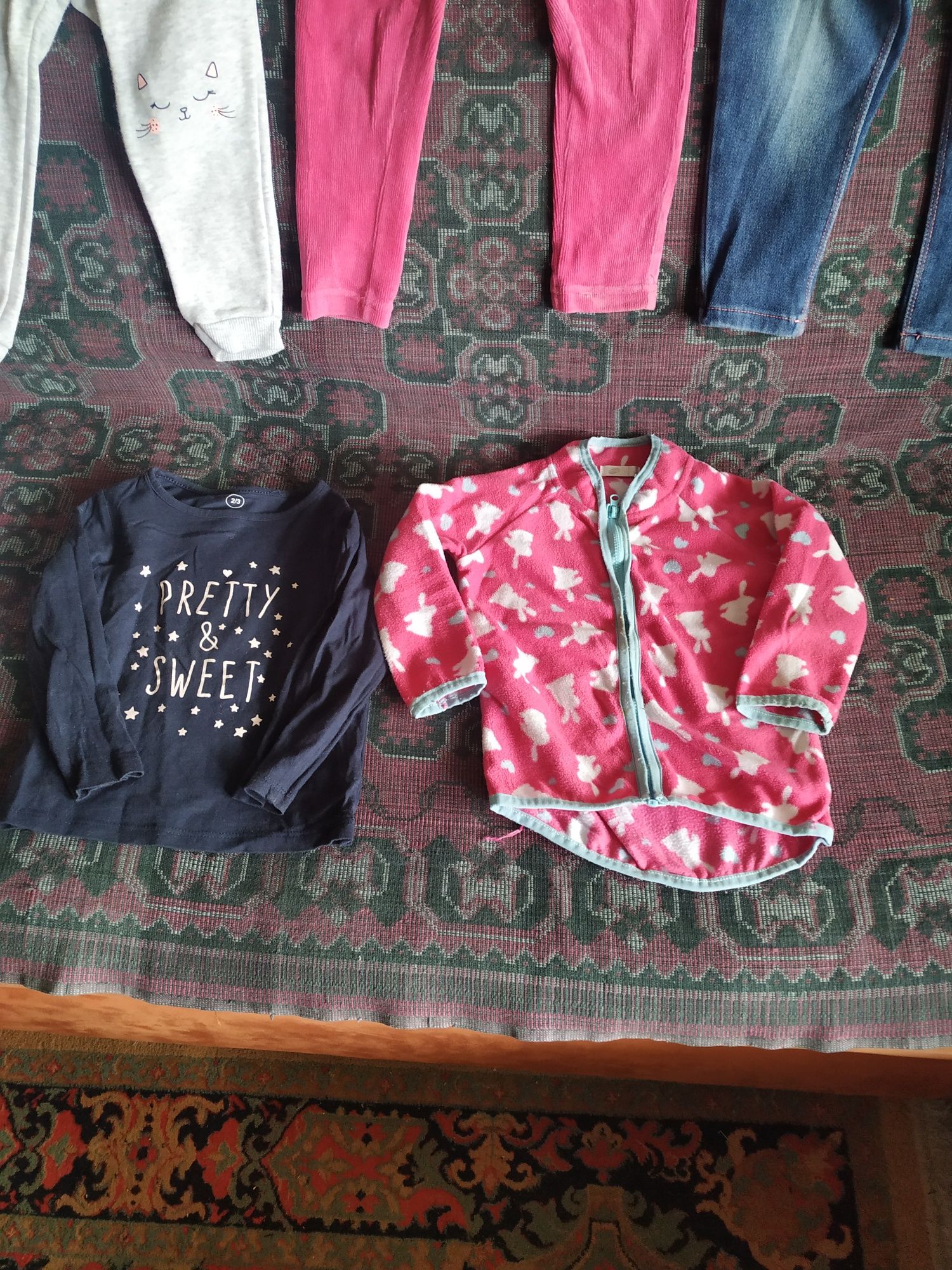 Vănd lot de haine pentru fetițe 2-3 ani