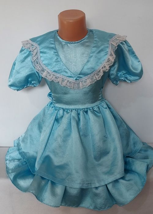 Rochita Alice în Tara Minunilor