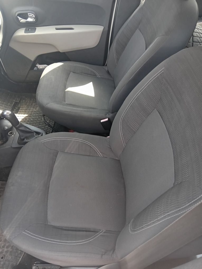 Dacia lodgy 1.6 83к.с КЛИМАТИК НА ЧАСТИ,Навигация