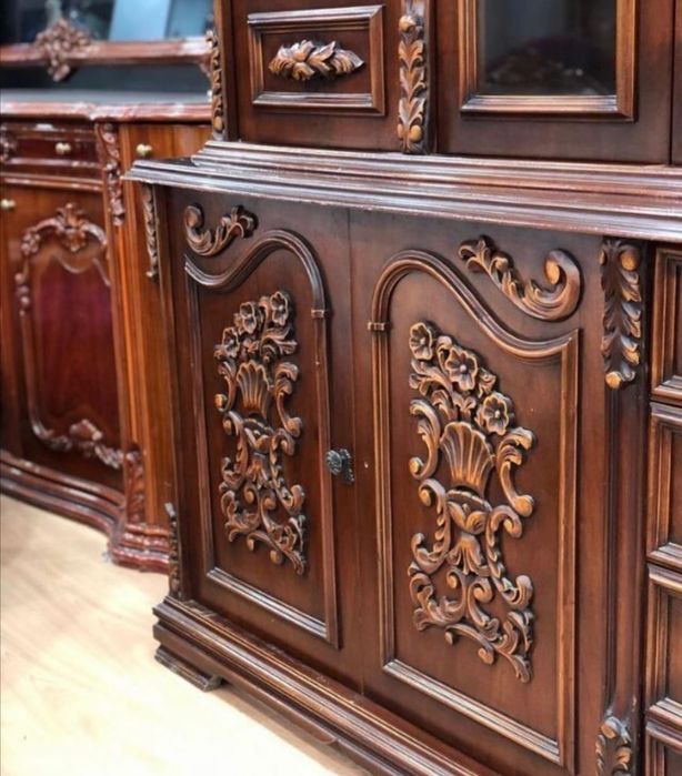 Vitrina stil baroc sculptata